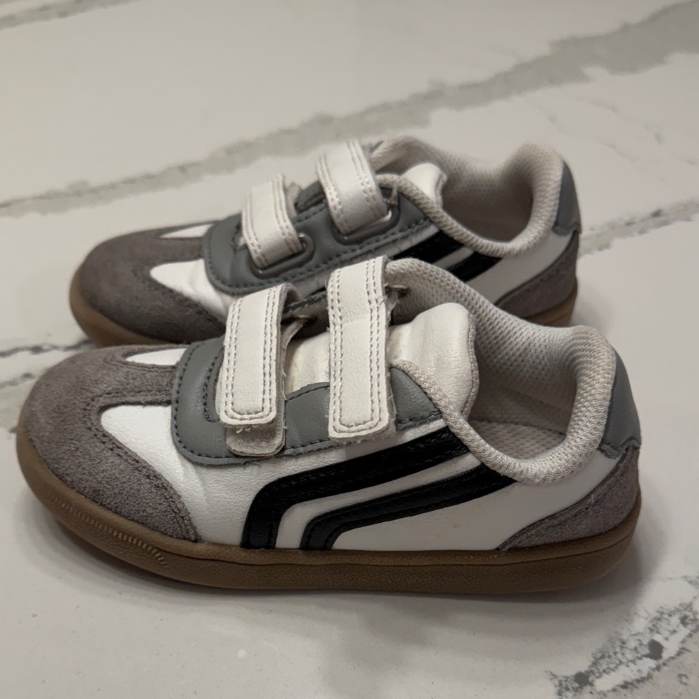 Cat & Jack Toddler Dakota Retro Court sneakers Size 10